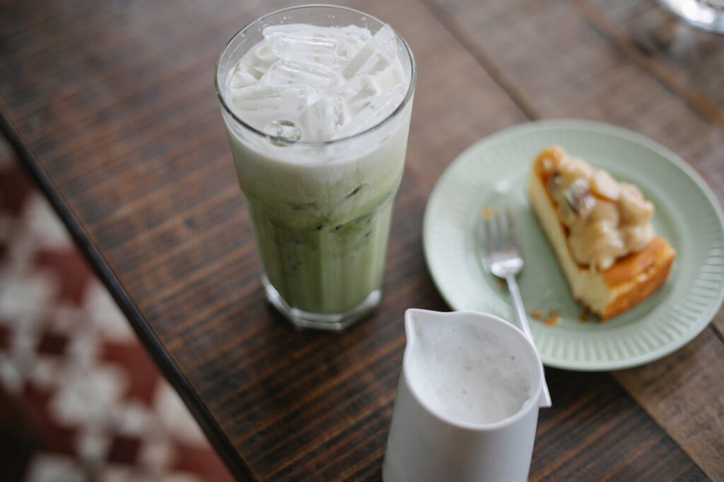 飲み物とケーキ